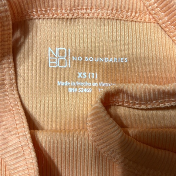 Tops - Picture 2 of 3